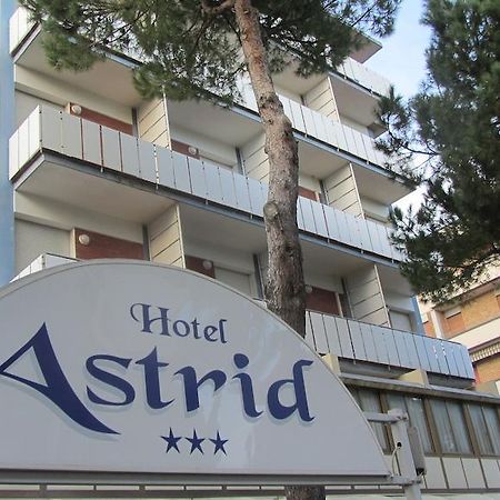 Hotel Astrid Cervia Kültér fotó