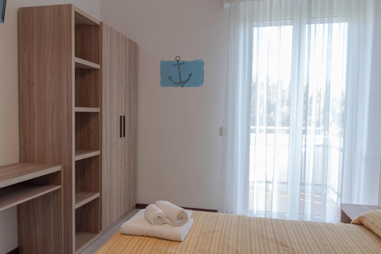 Hotel Astrid Cervia Kültér fotó