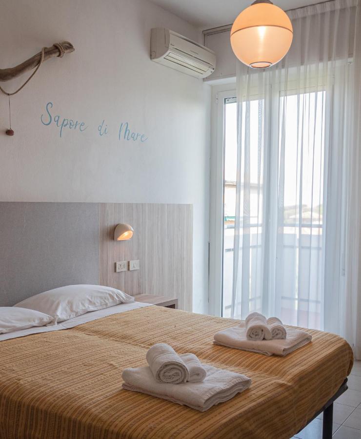 Hotel Astrid Cervia Kültér fotó