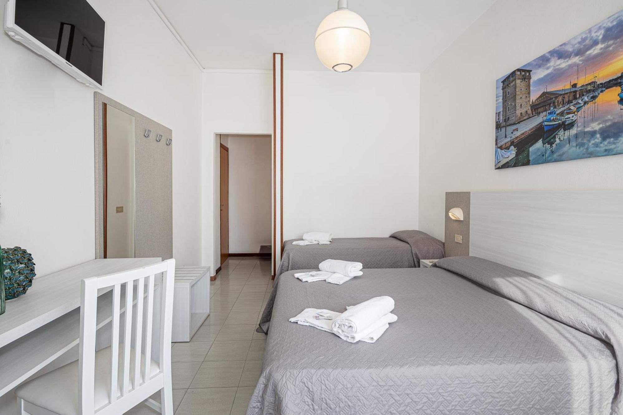 Hotel Astrid Cervia Kültér fotó
