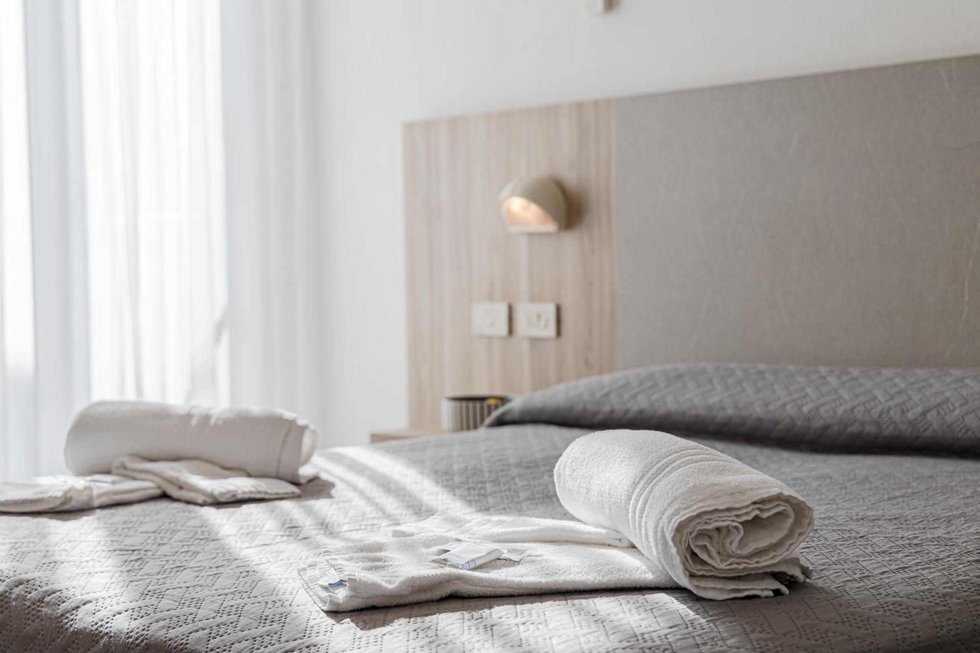 Hotel Astrid Cervia Kültér fotó
