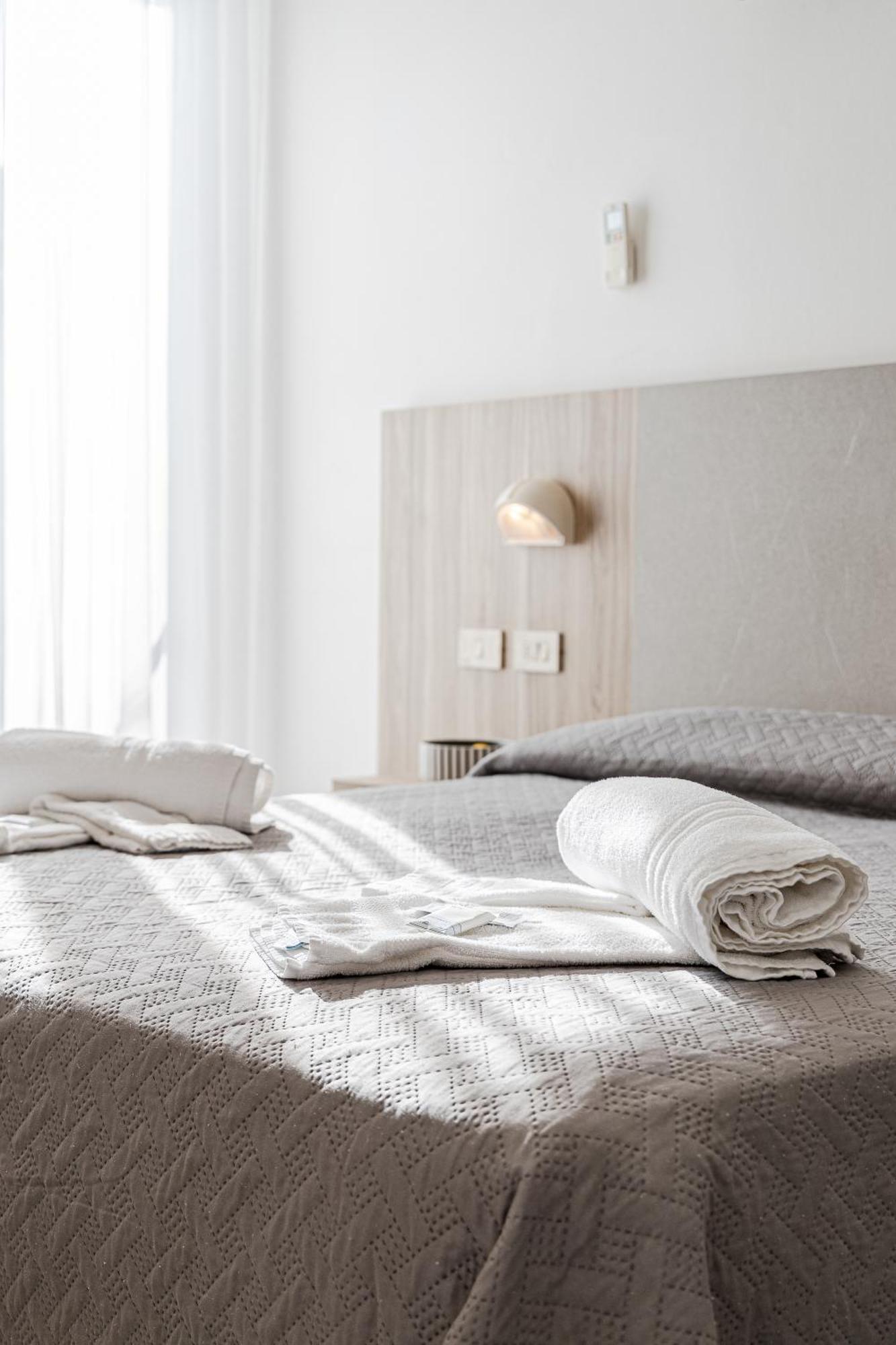 Hotel Astrid Cervia Kültér fotó