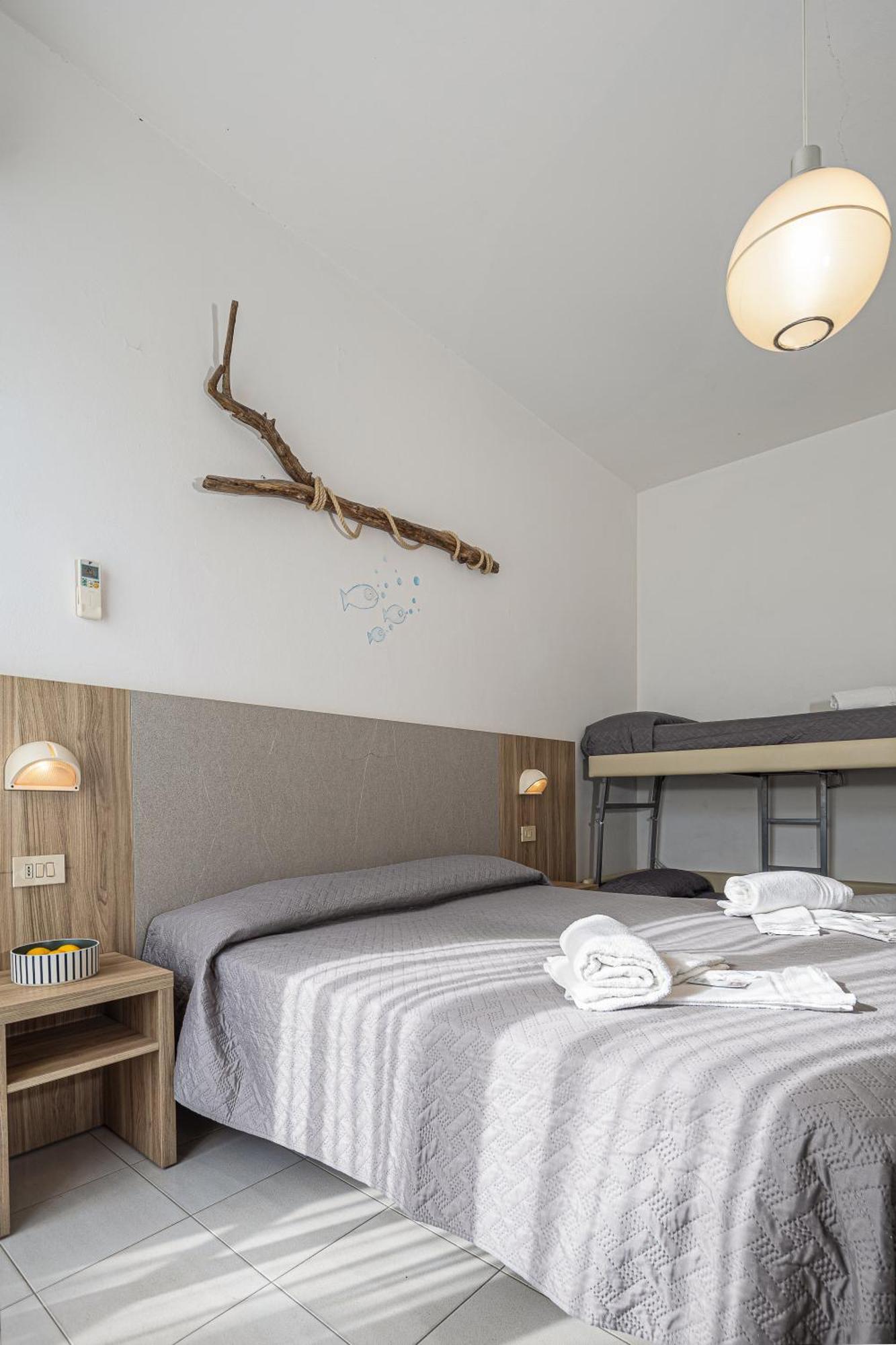 Hotel Astrid Cervia Kültér fotó