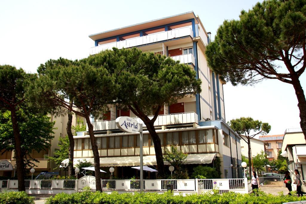 Hotel Astrid Cervia Kültér fotó