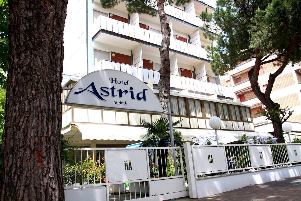 Hotel Astrid Cervia Kültér fotó