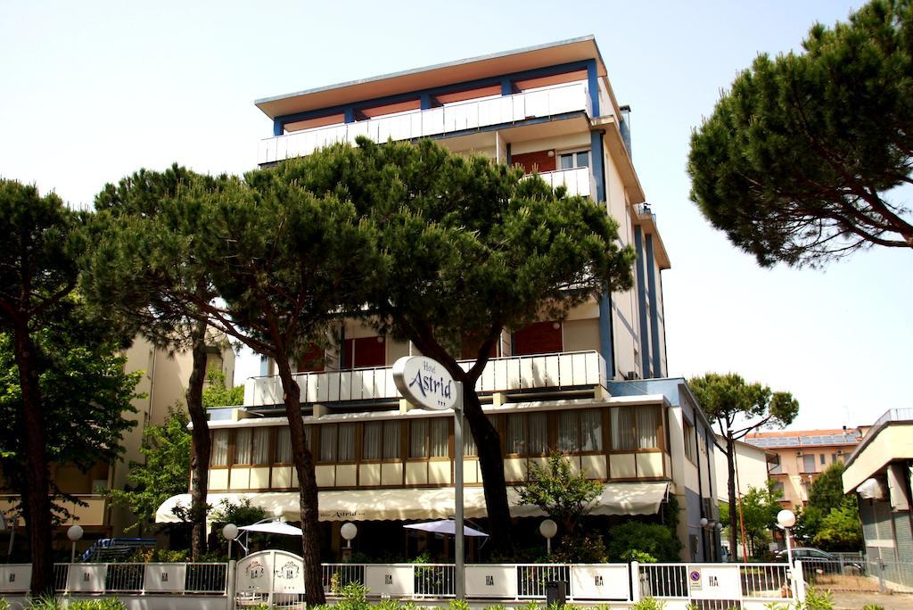 Hotel Astrid Cervia Kültér fotó
