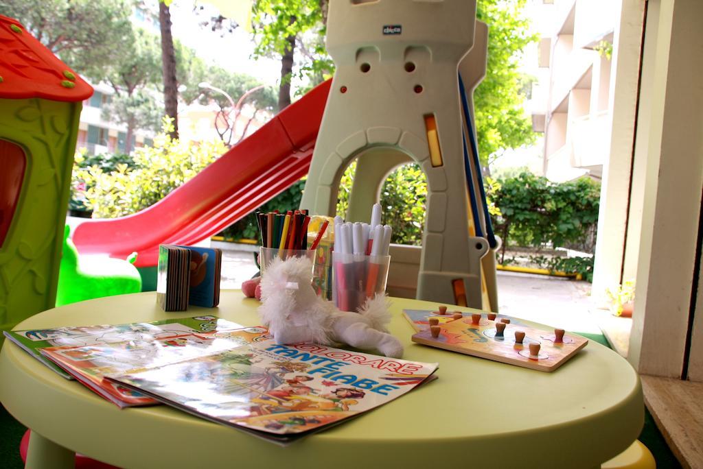 Hotel Astrid Cervia Kültér fotó