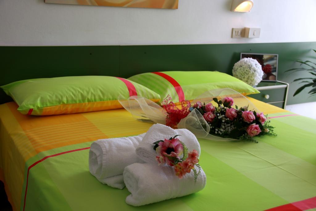 Hotel Astrid Cervia Kültér fotó