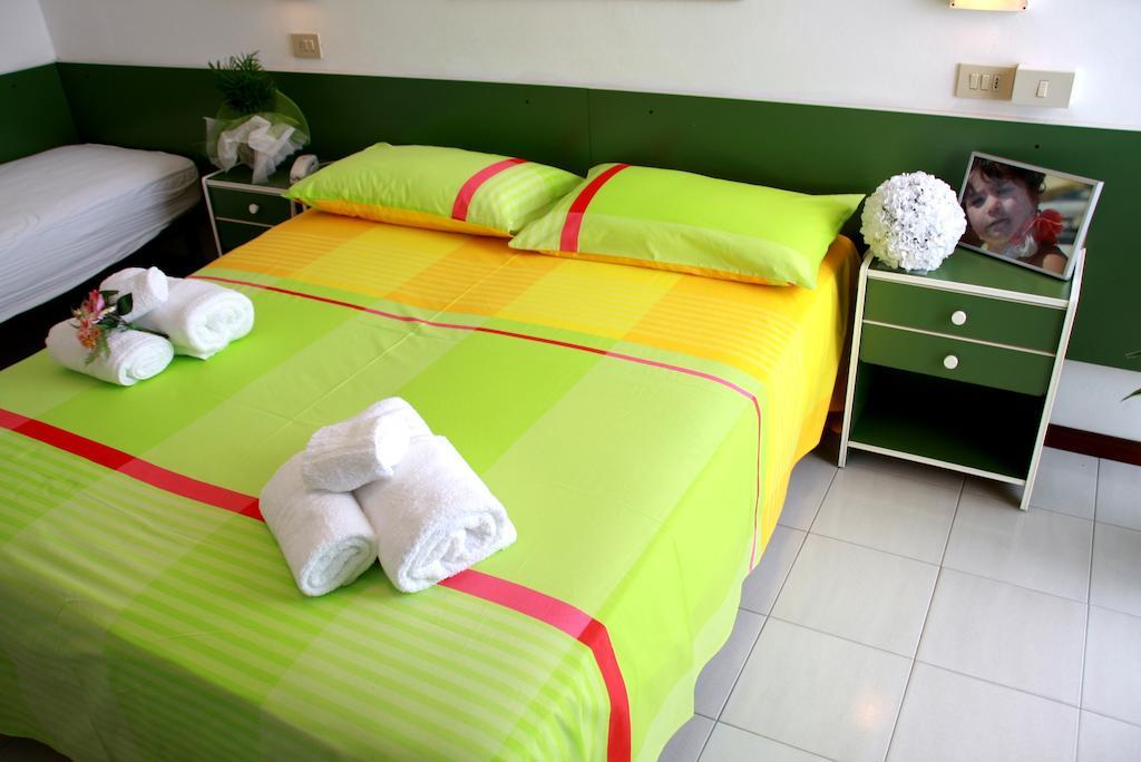 Hotel Astrid Cervia Kültér fotó