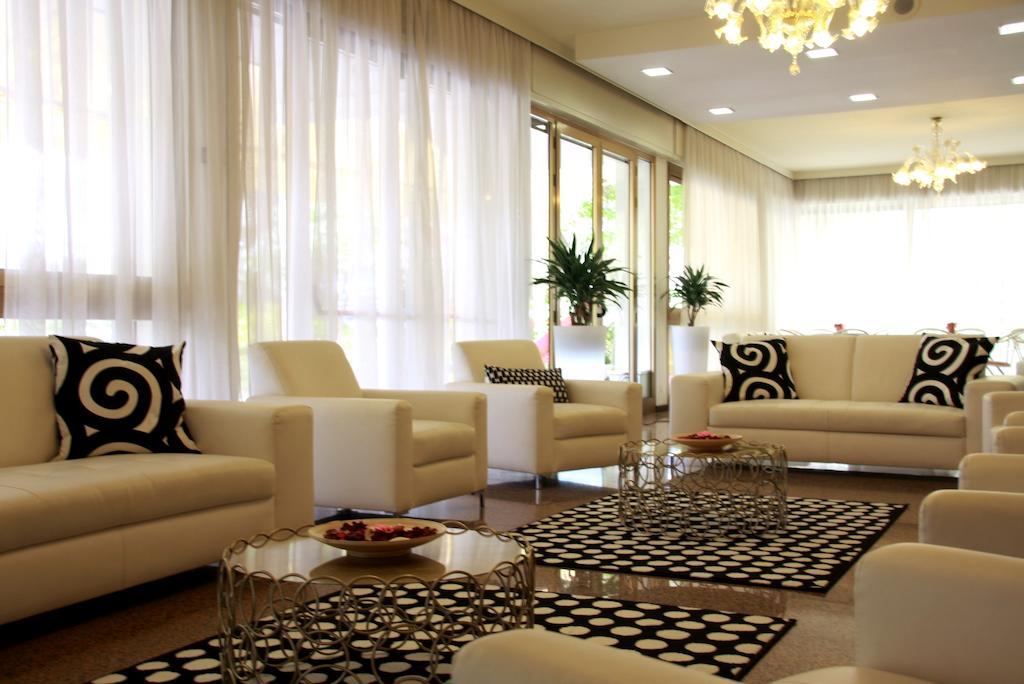 Hotel Astrid Cervia Kültér fotó